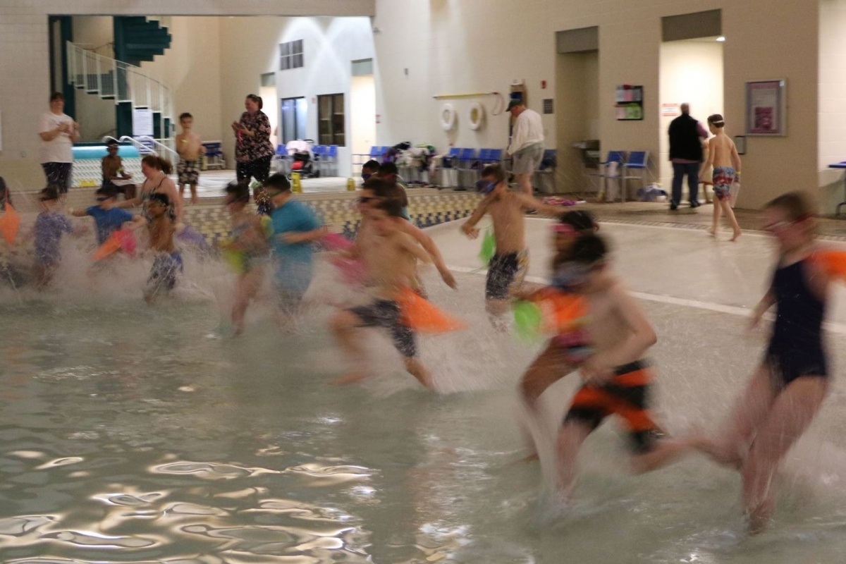 Underwater Egg Hunt at The Lodge